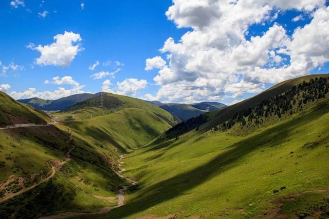 号称中国最美的9条自驾游公路，不去景区，路上即风景，你自驾过几条