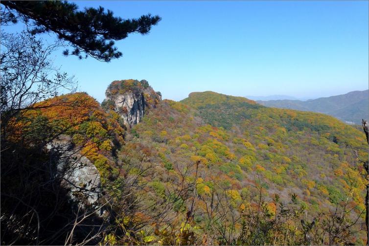 五一辽宁周边自驾游去哪儿好玩，辽宁8座最美山峰自驾游景点线路推荐