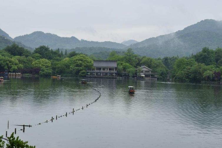 4月国内自驾游不得不去的景点推荐，春天国内这些绝美风景不能错过