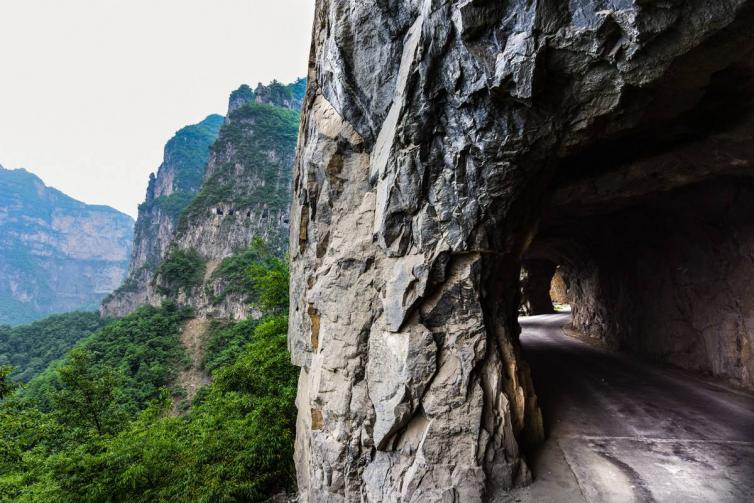 中国最美_最险的南太行四大挂壁公路景点全攻略，河南_山西自驾游景点推荐