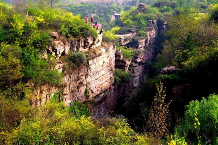 中国最美_最险的南太行四大挂壁公路景点全攻略，河南_山西自驾游景点推荐