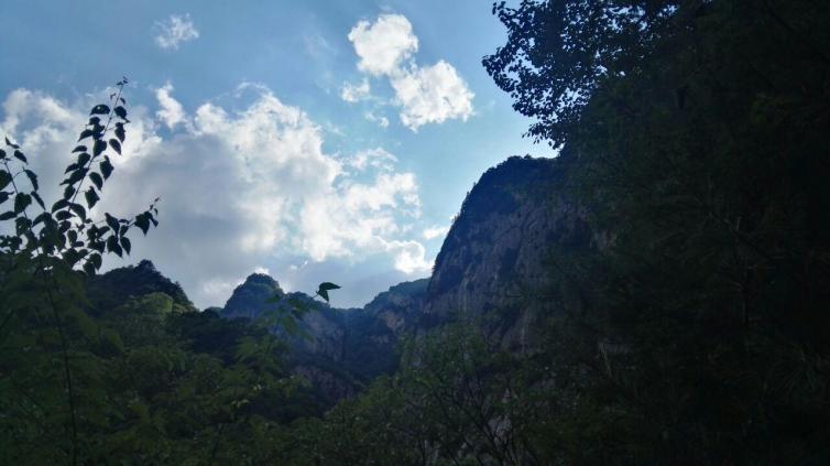 暑假陕西周边5大自驾游避暑胜地旅游推荐，自驾游路线/景点/门票价格最全攻略