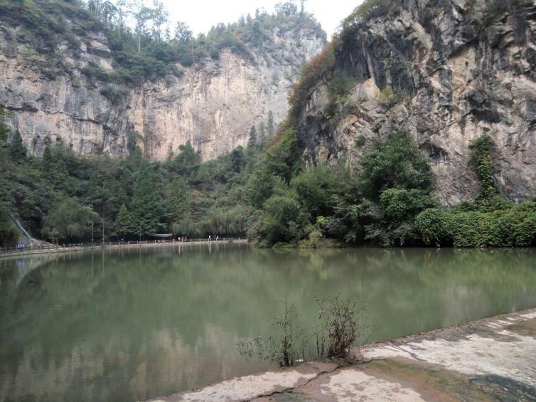 沿着陇南这条高速段走，不知不觉间收获甘肃美景！挑个时间赶紧自驾出发吧！