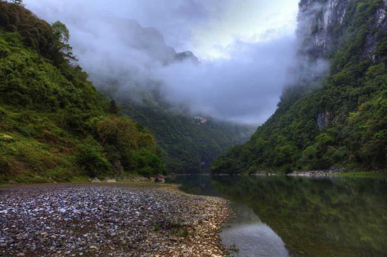 重庆出发周边1-2天自驾游好去处推荐，6个人少、景美周末自驾游景点攻略