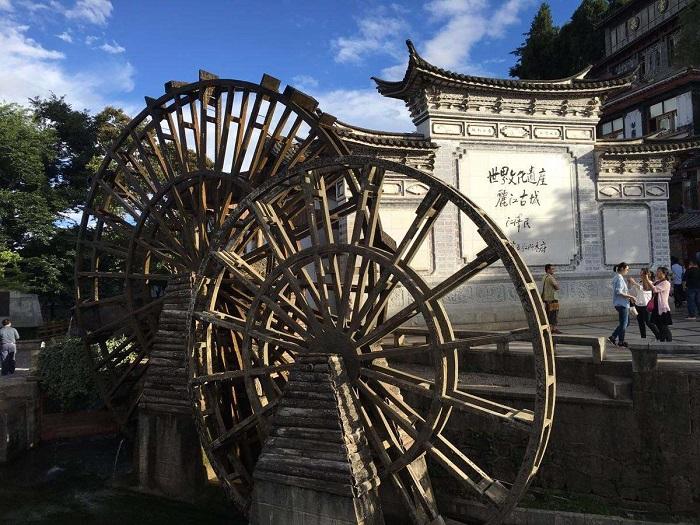 春节后适合自驾游的好去处推荐，开启一场艳遇丽江古城的自驾之旅