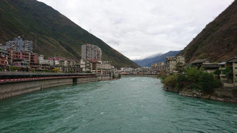 成都出发开启西藏之旅，关于西藏自驾游交通/住宿/美食攻略