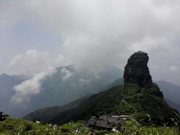 六月贵州最适合自驾游的景点推荐，夏天贵州自驾去哪好玩?