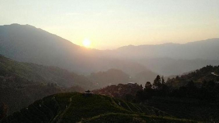 凤凰出发至桂林龙脊梯田自驾游游玩攻略，住山顶看日出感受自然之美