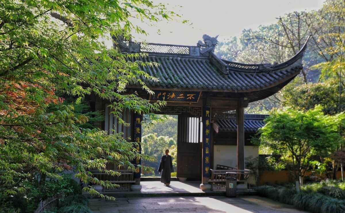 杭州一寺庙走红，号称“最灵验的姻缘寺”，门票10元却少有人知