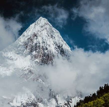 格重康峰是7千米山峰第一名，全球第15高峰，为何一直默默无闻？