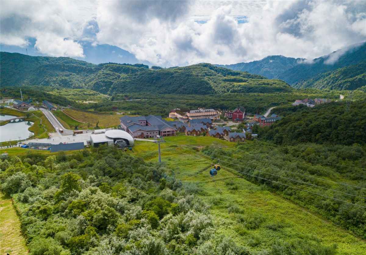 夏天到四川西岭雪山，没有雪怎么玩？看完这篇短攻略就豁然开朗